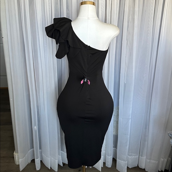 One-Shoulder Black Ruffle Sheath Dress - Picture 7 of 7